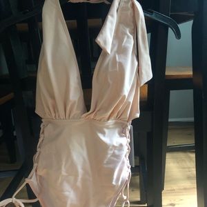 Side-tie One Piece FASHIONNOVA